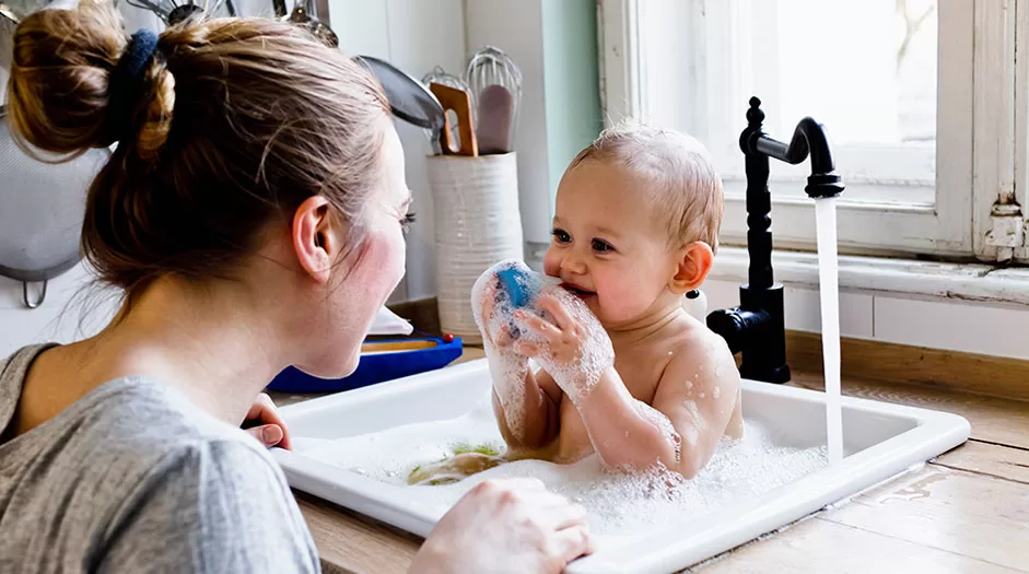 warm-sink-water-for-baby